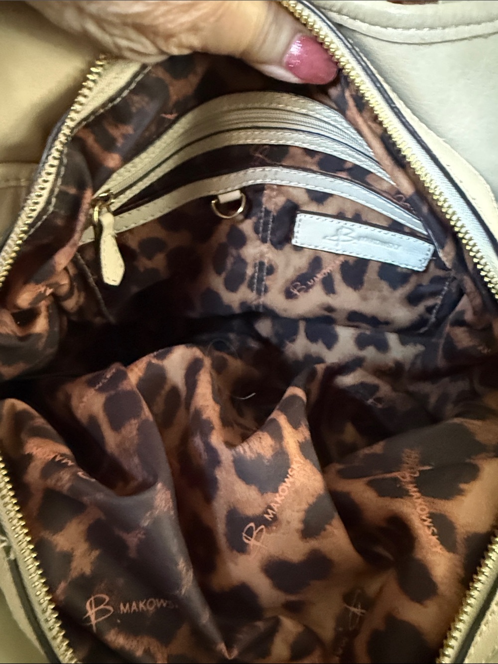 B. Makowsky Beige Tote with Leopard Print Interior - Pre-owned - Picture 6 of 12